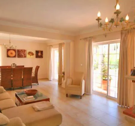 Vale Do Garrao Sleeps 8 Pool Air Con Wifi Villa